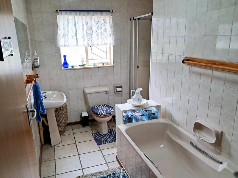 3 Bedroom Property for Sale in Langenhovenpark Free State